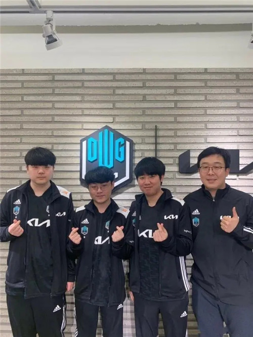 李韶弥在首 李韶弥在首