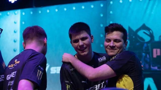 守显然不足 守显然不足