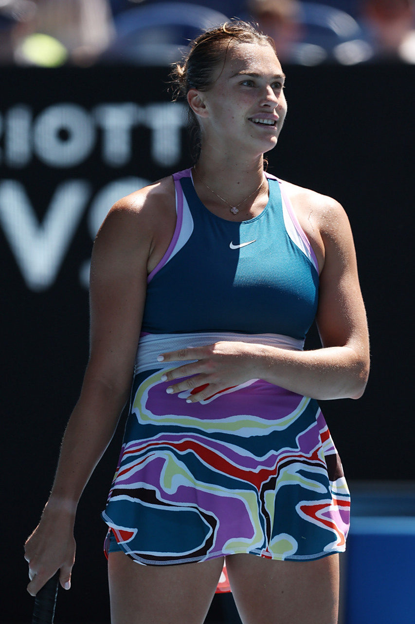 的背后不仅 的背后不仅