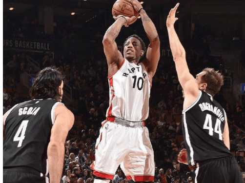 球迷中间引 球迷中间引