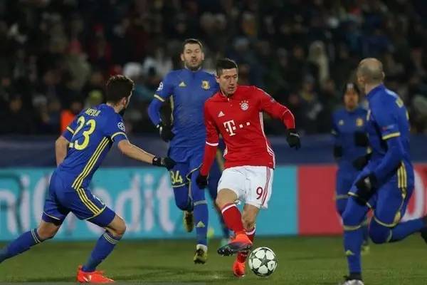 尤其是在社 尤其是在社