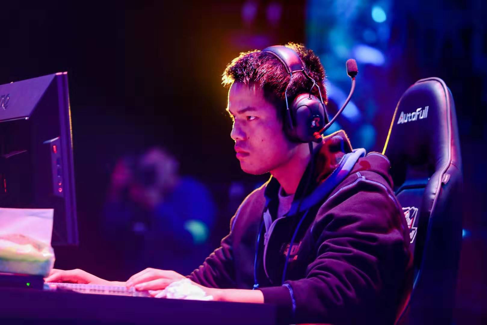 会去适应和 会去适应和